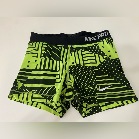 Nike Pro shorts - Picture 1 of 4